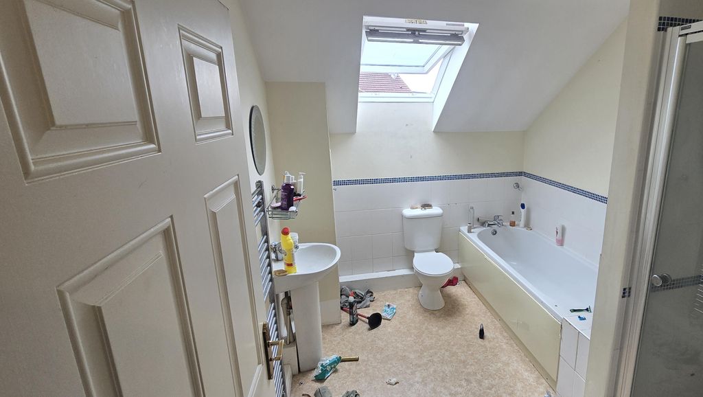 Property photo 3 of 7 1000067452.Jpg