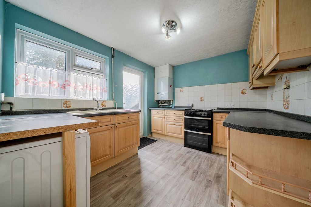 Property photo 3 of 17 1536652-20-6Ad095...