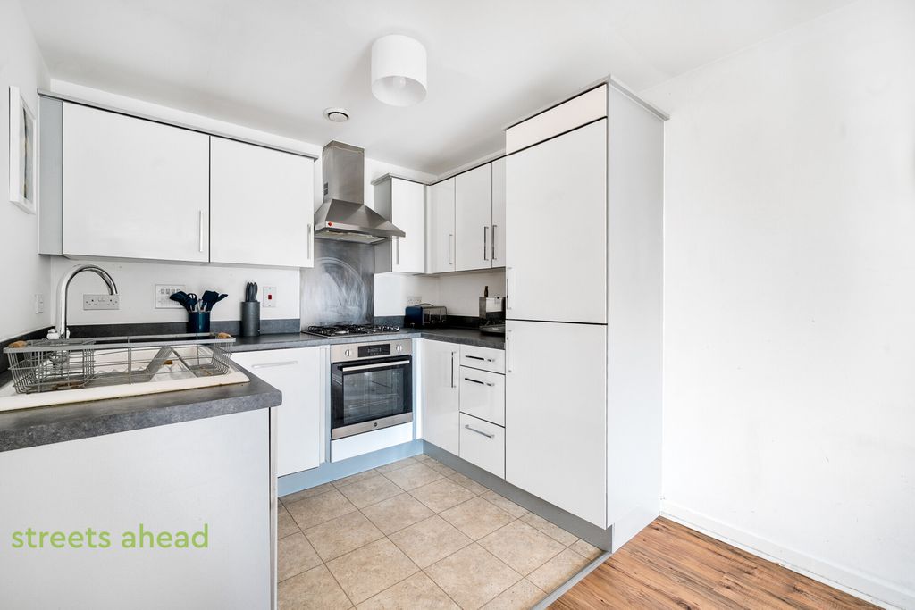 Property photo 2 of 15 c4A5Eabe-0913-441...