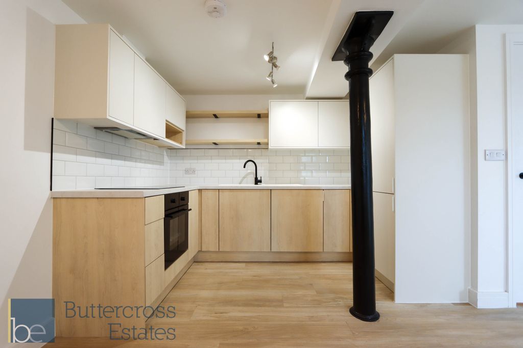 Property photo 3 of 14 Kitchen