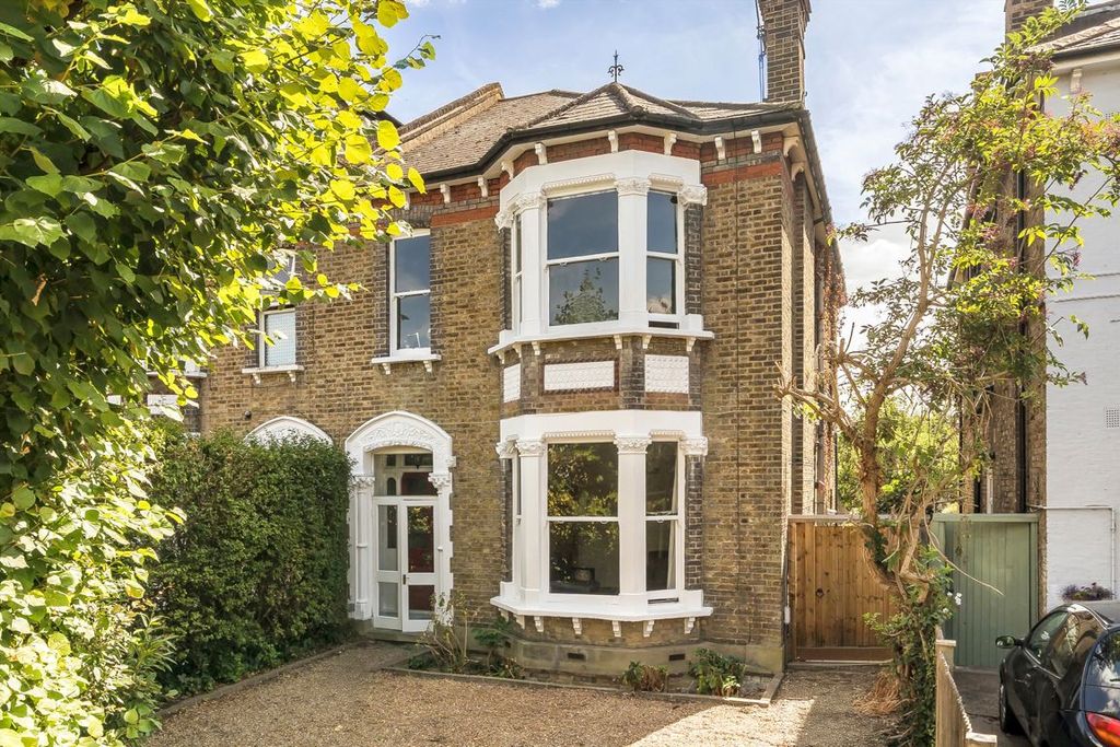 Property photo 1 of 11