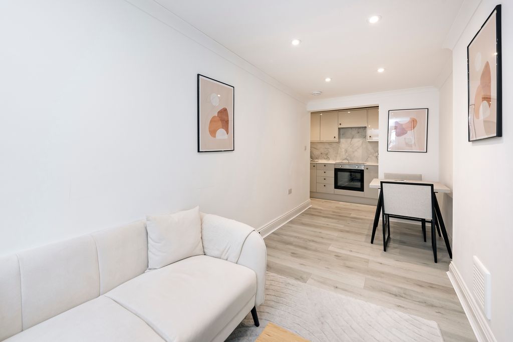 Property photo 2 of 7 G@6 Westbourne Grove Terrace-9255.Jpg