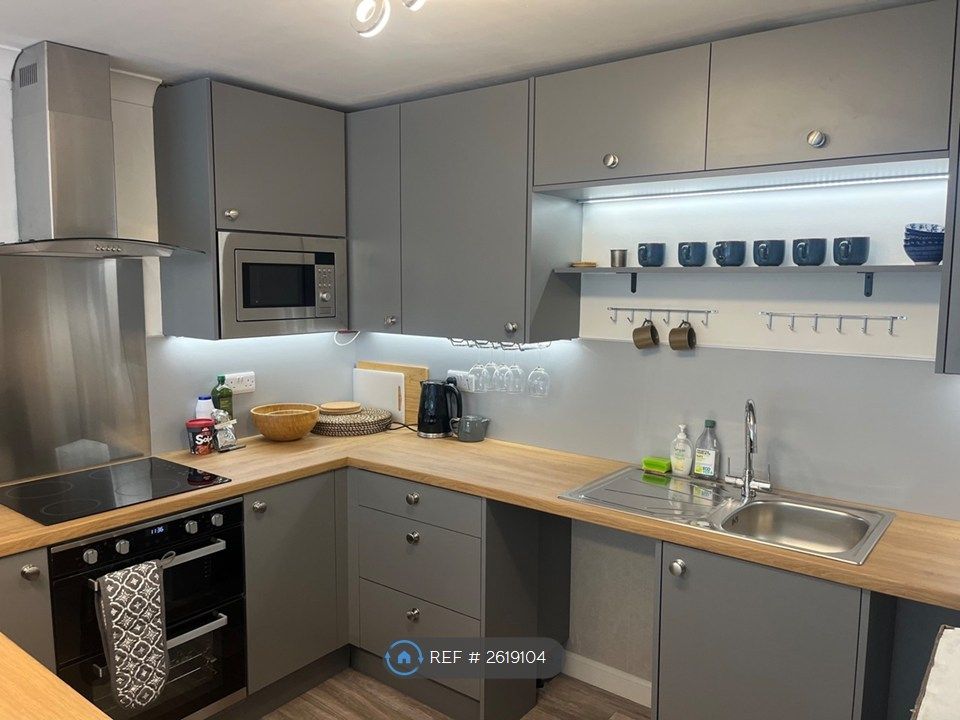 Property photo 3 of 15 Kitchen