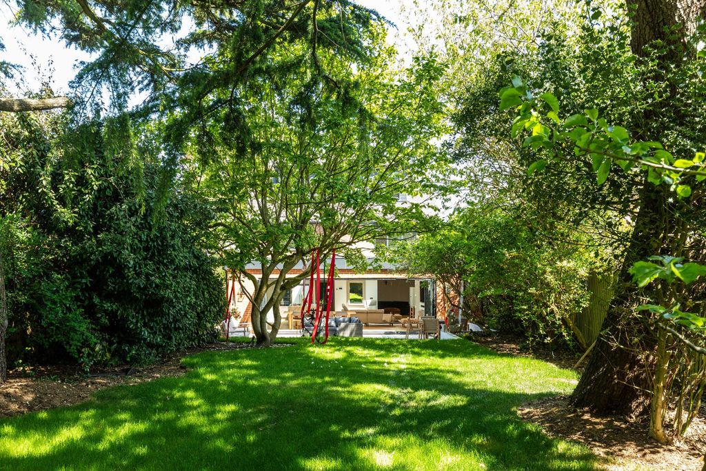 Property photo 2 of 60