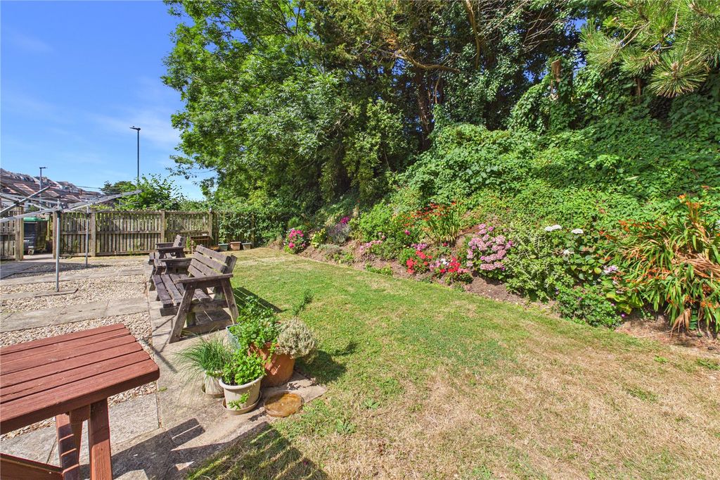 Property photo 2 of 10 Picture No. 05