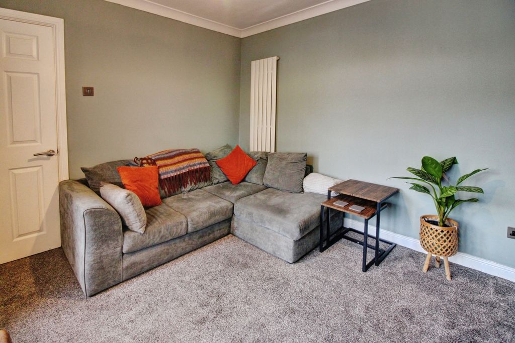 Property photo 3 of 14 Living Room