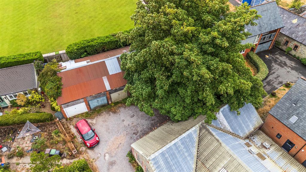 Property photo 3 of 10 1-6A72Fd818E4F6-1501066-19Fd1295B740c-1-1.Jpg