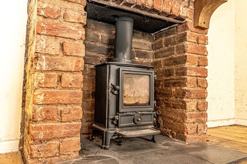 Property photo 3 of 14 .