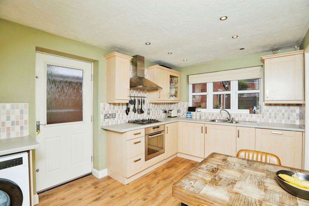 Property photo 2 of 18