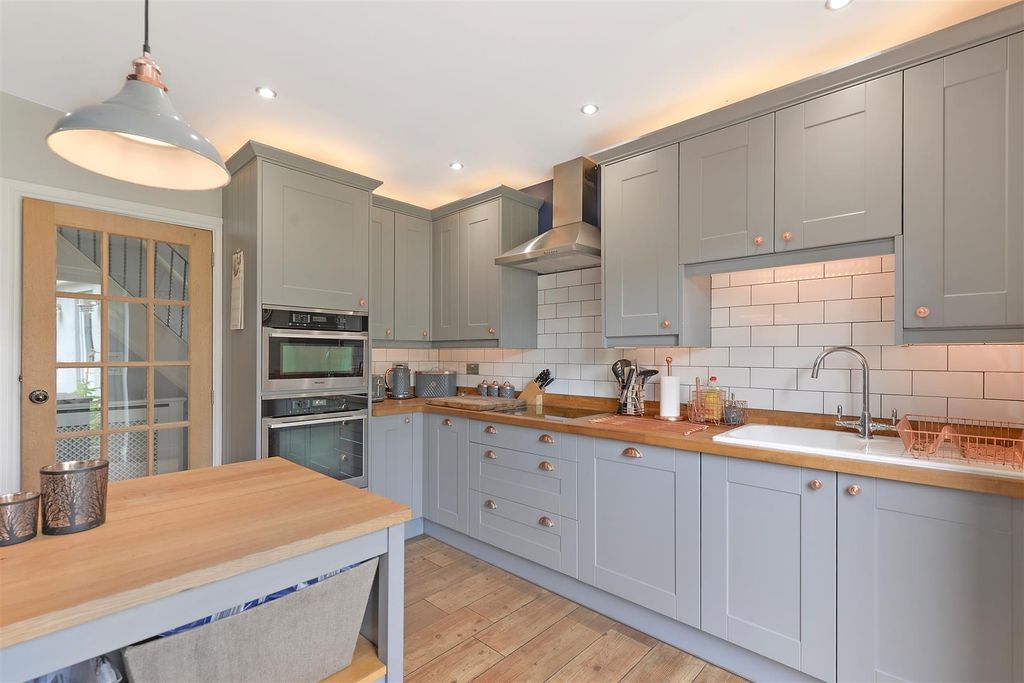 Property photo 3 of 12 04.Jpg