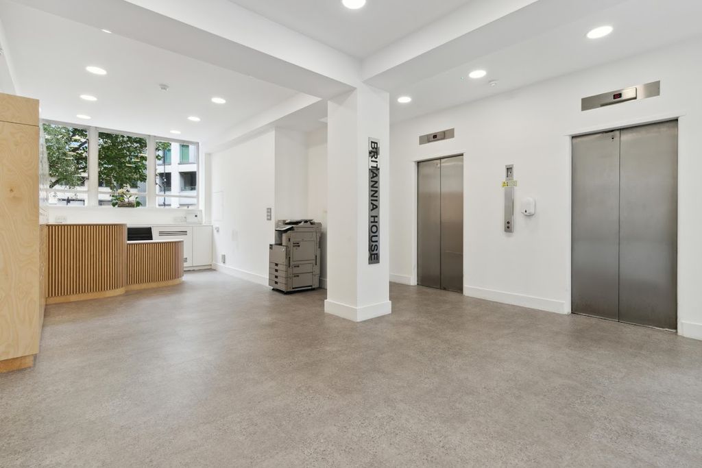Property photo 3 of 7