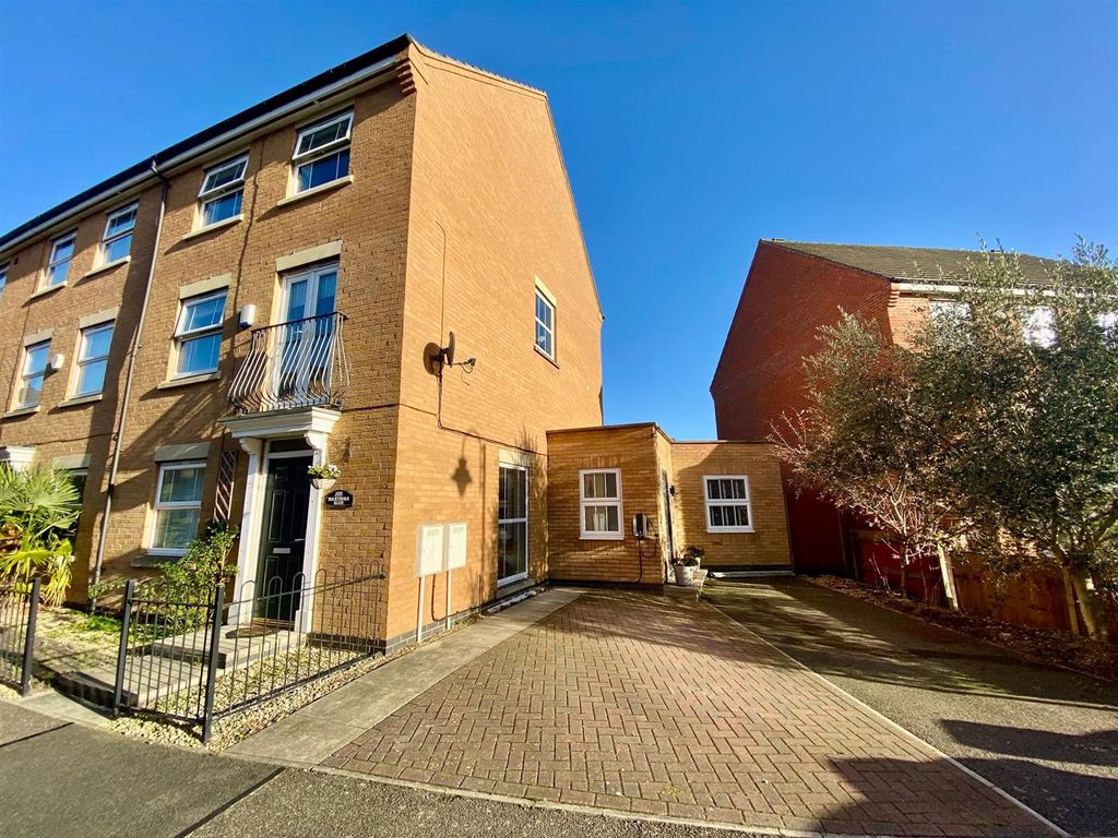 Property photo 1 of 24