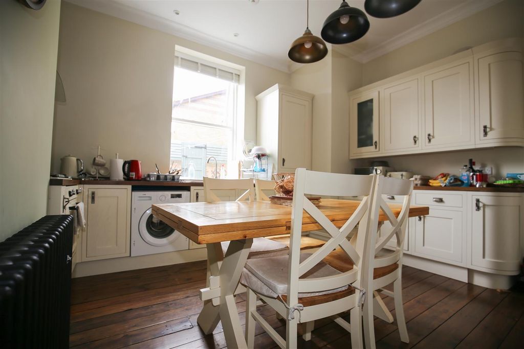 Property photo 2 of 10 570260B5-Bb08-4Ef1-Bbe2-4278A74E59F5.Jpeg