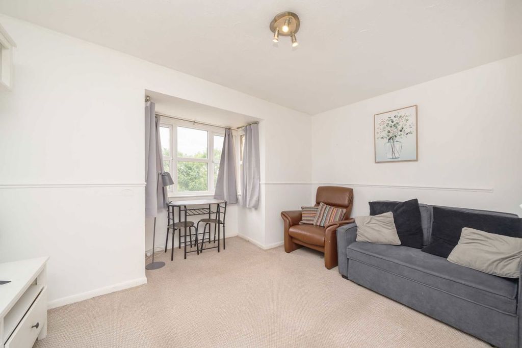 Property photo 3 of 5