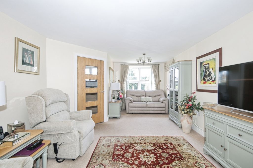 Property photo 2 of 19 Pbox-Img.Jpg