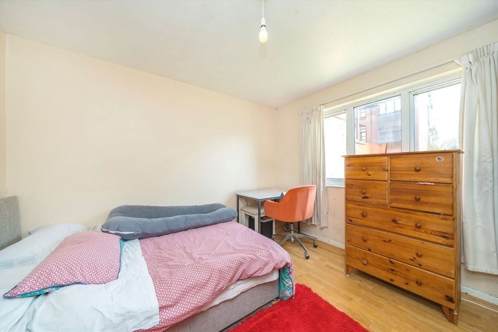 Property photo 3 of 4