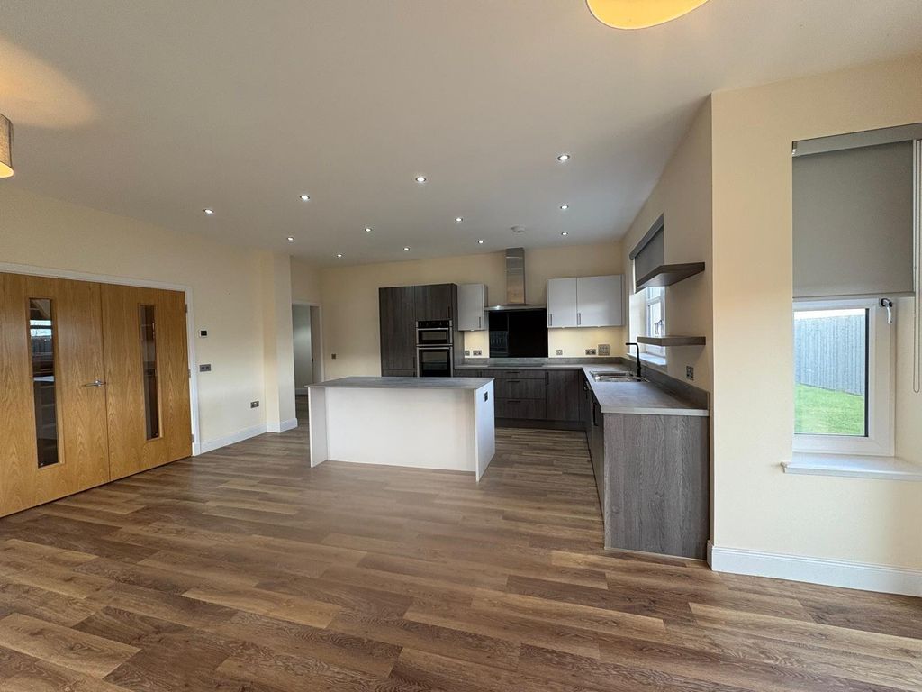 Property photo 3 of 17 Photo 3