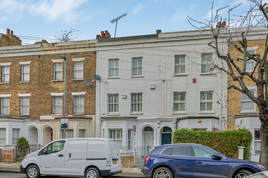 Property photo 2 of 24 Picture No. 11