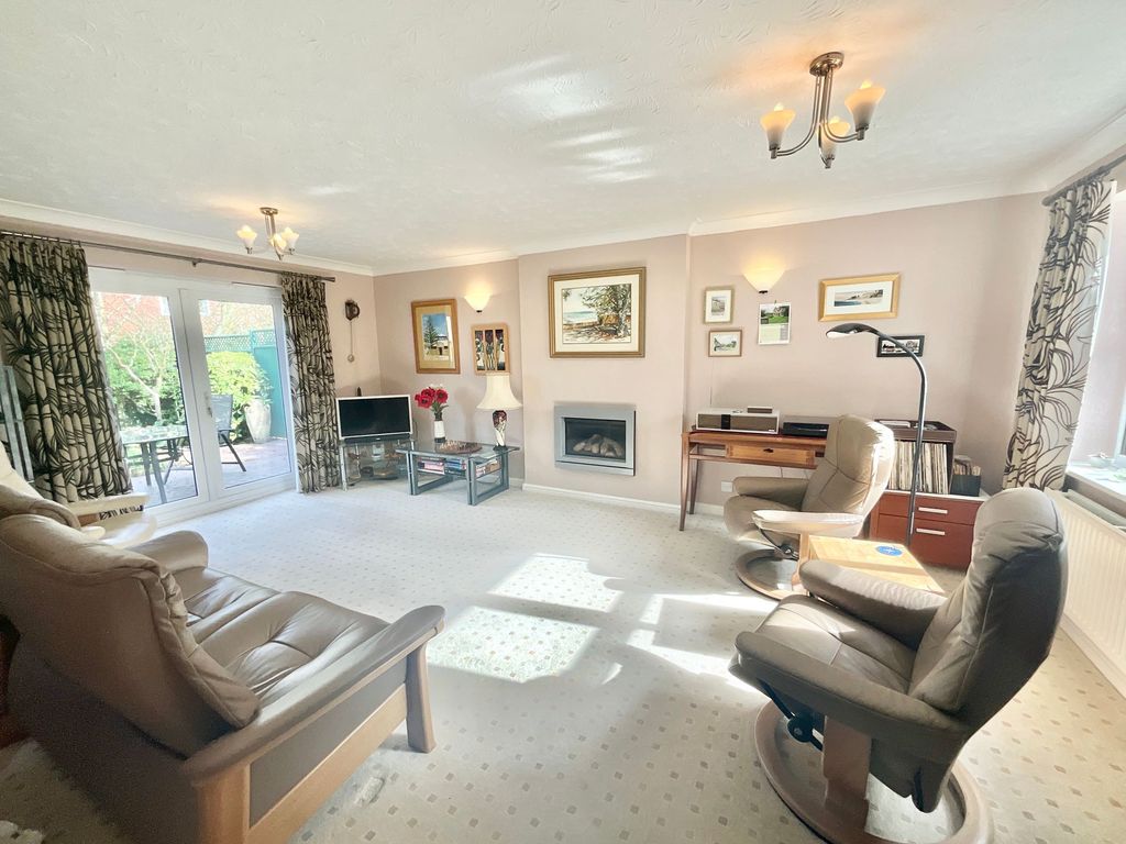 Property photo 3 of 28