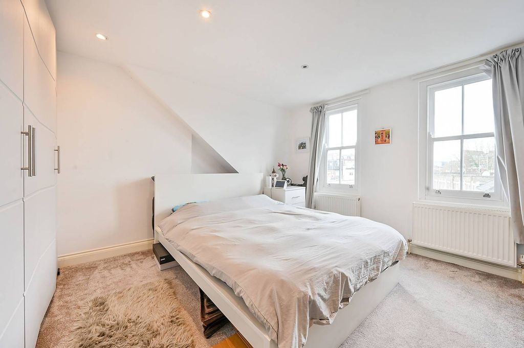 Property photo 1 of 6