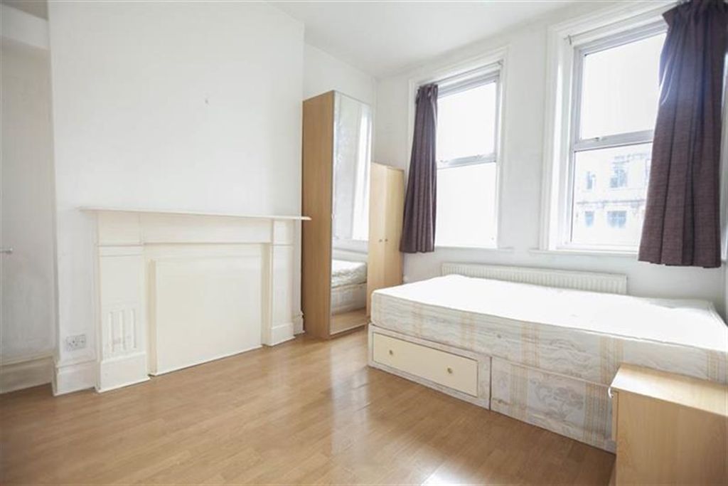 Property photo 1 of 3 (Main)