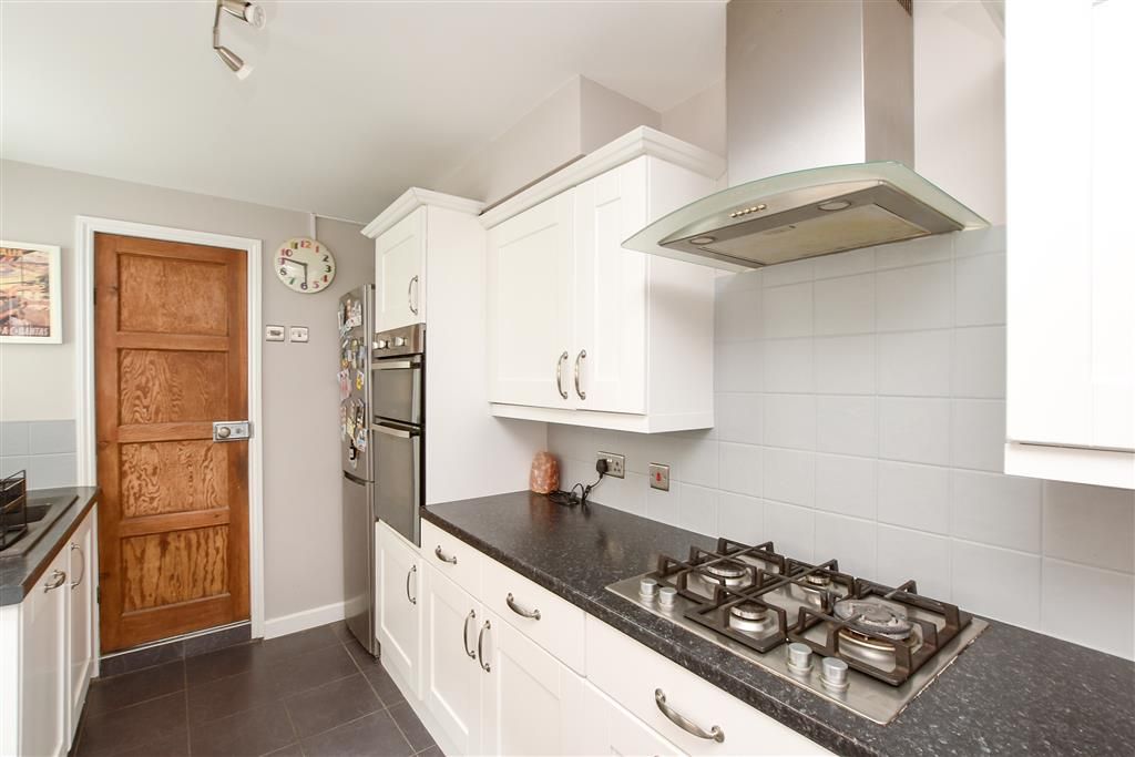 Property photo 3 of 12 Kitchen