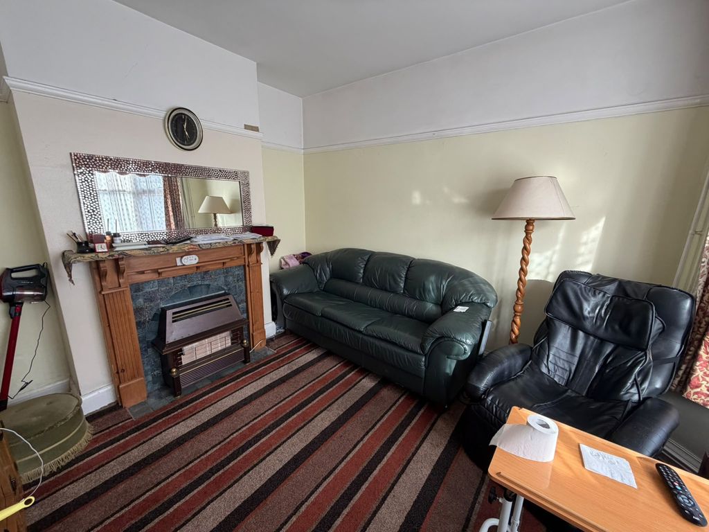 Property photo 2 of 31