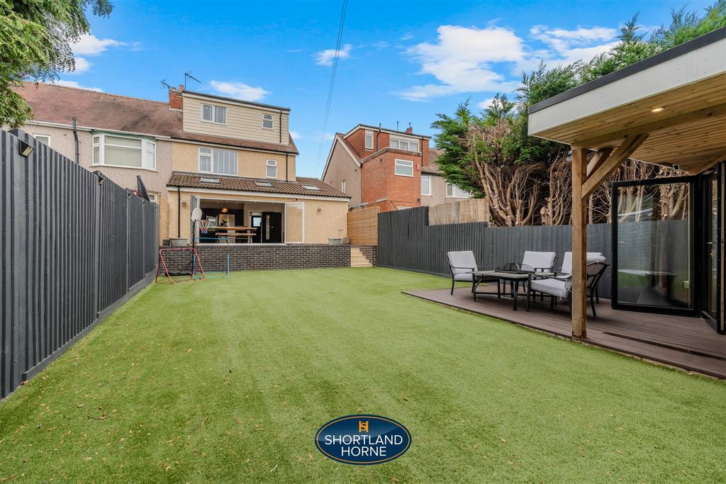 Property photo 2 of 43 Rear Garden