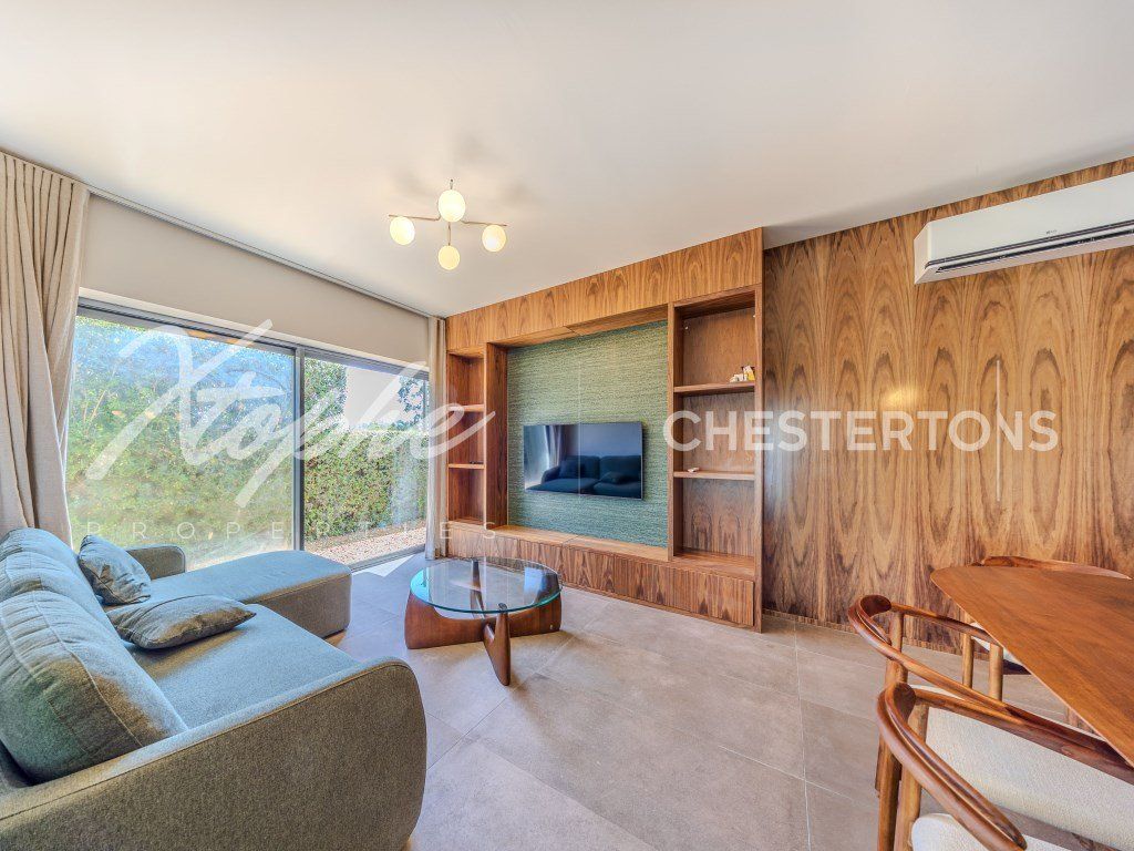 Property photo 2 of 33
