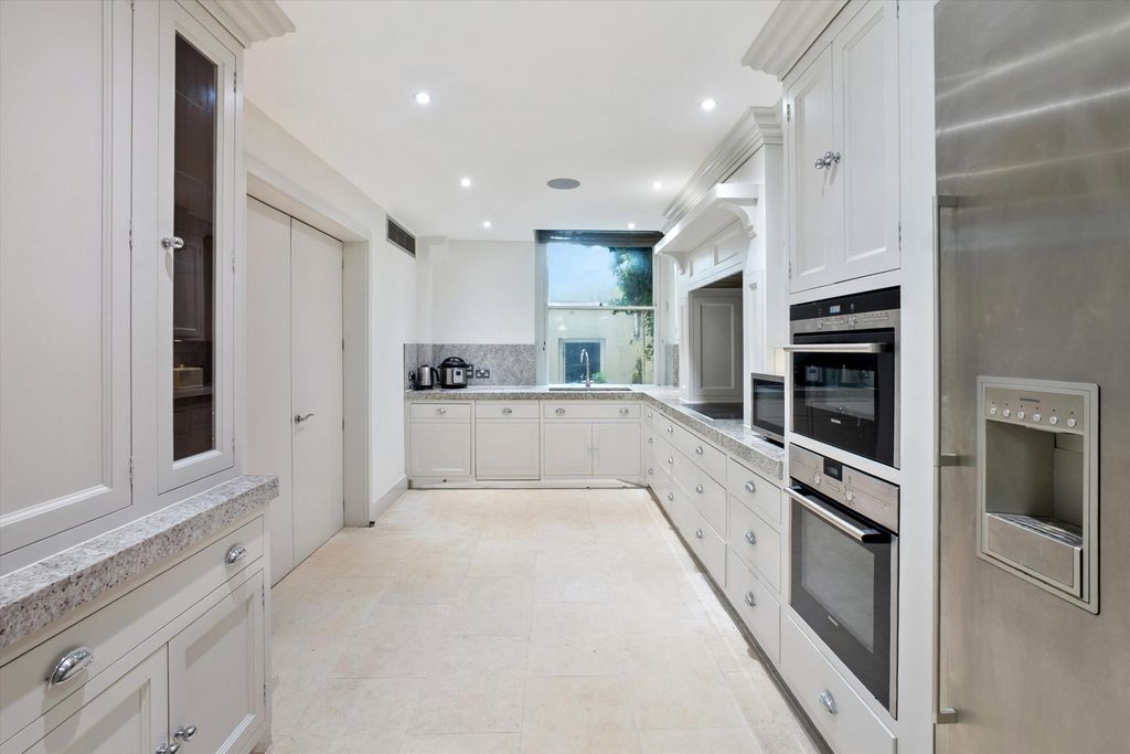 Property photo 3 of 22 Image