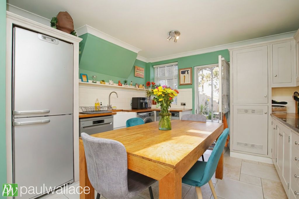 Property photo 3 of 19 Kitchen / Diner