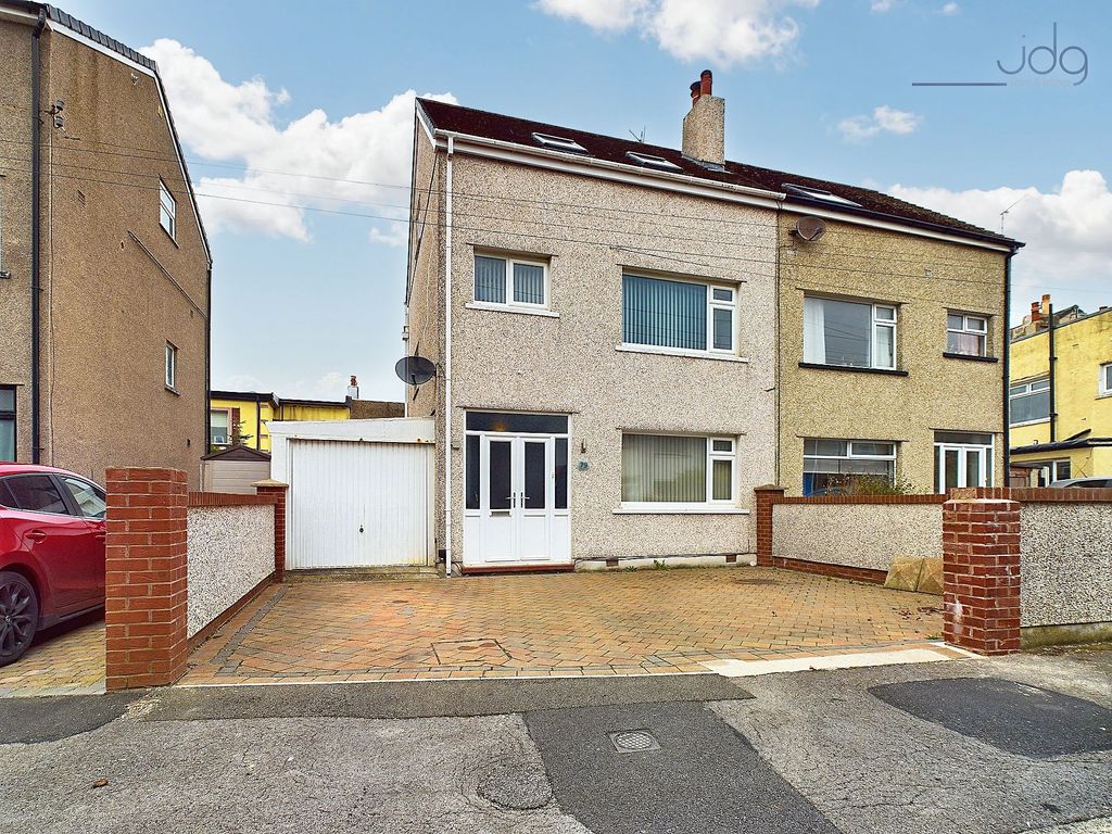 Property photo 1 of 18 Welcome To Buckingham Road
