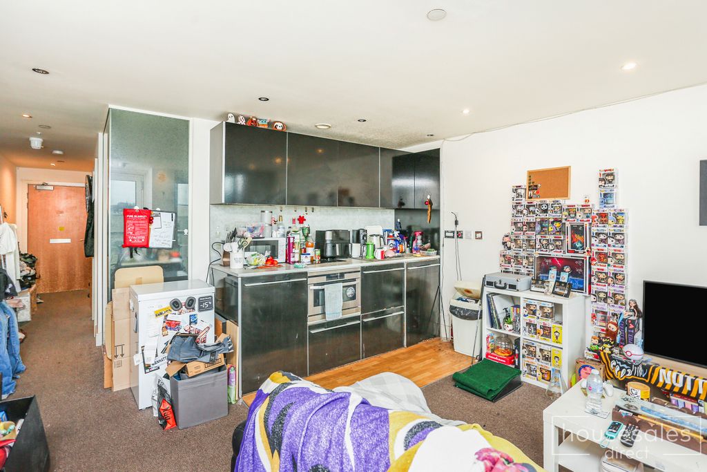 Property photo 2 of 9