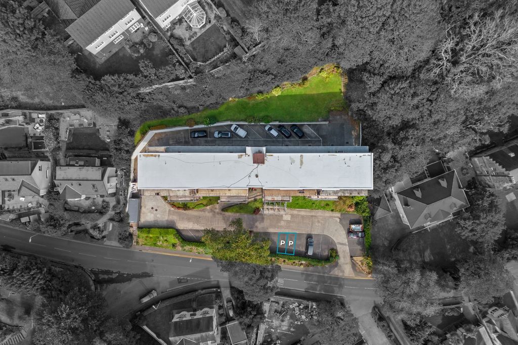 Property photo 3 of 27