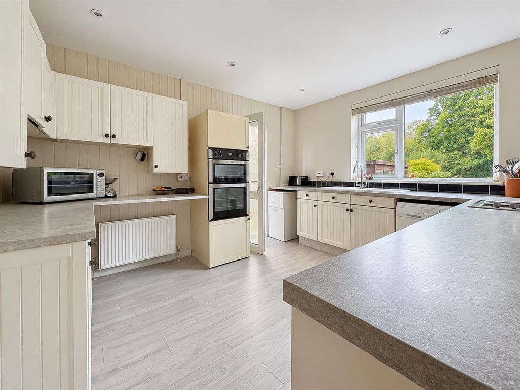 Property photo 2 of 18 Kitchen.Png