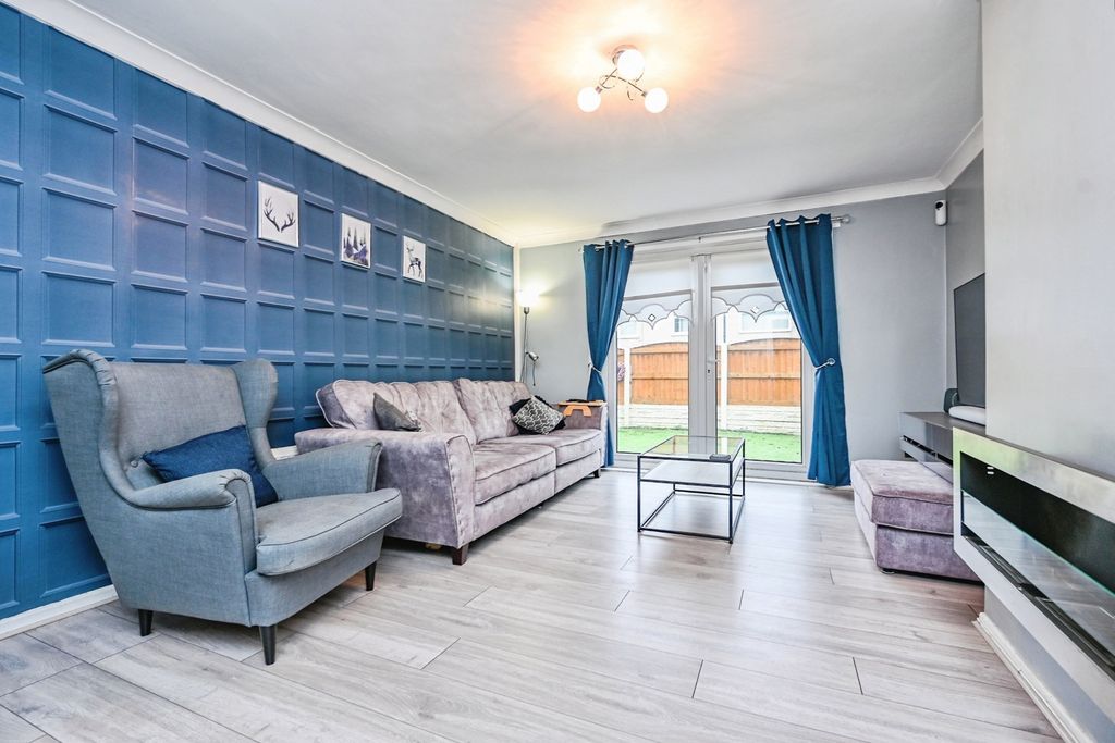 Property photo 3 of 15 Pbox-Img.Jpg