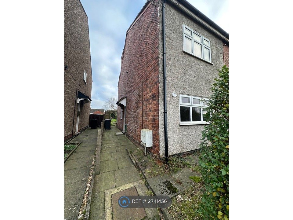 Property photo 2 of 12 Side Access