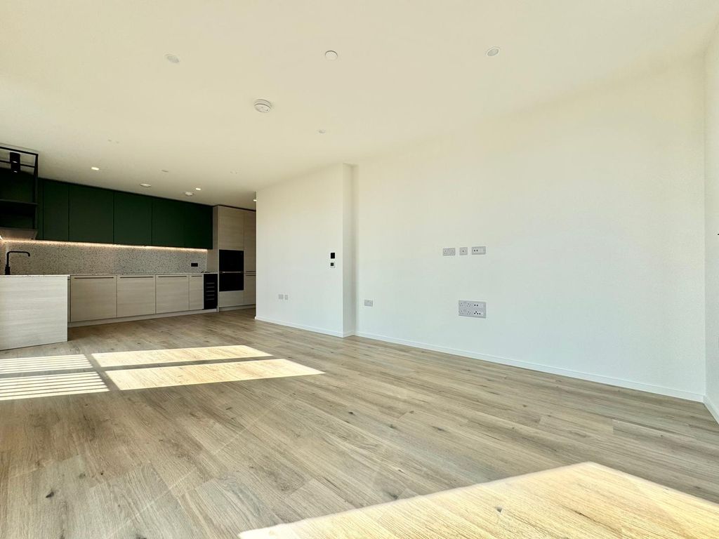 Property photo 3 of 25 Gallery