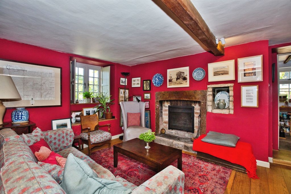 Property photo 2 of 20