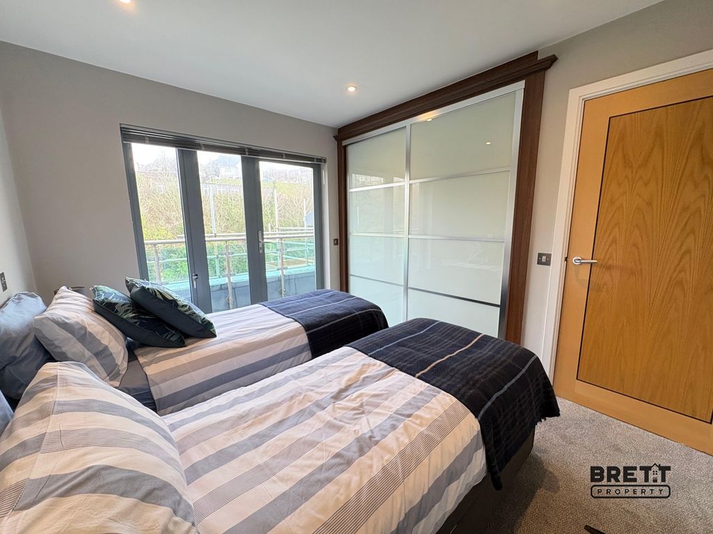 Property photo 3 of 10 Bedroom 2