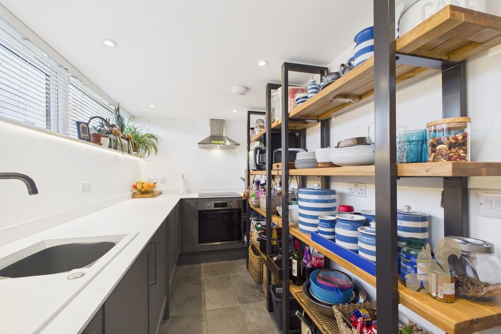 Property photo 3 of 19 Cam01659G0-Pr0650-Still001.Jpg