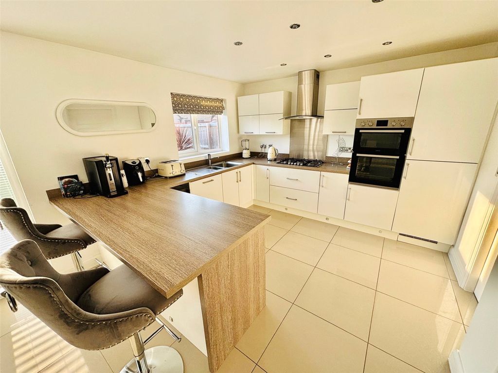 Property photo 2 of 22 Kitchen