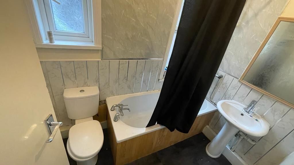 Property photo 2 of 9 A Clean And Functional Bathroom Suite Featuring A ...