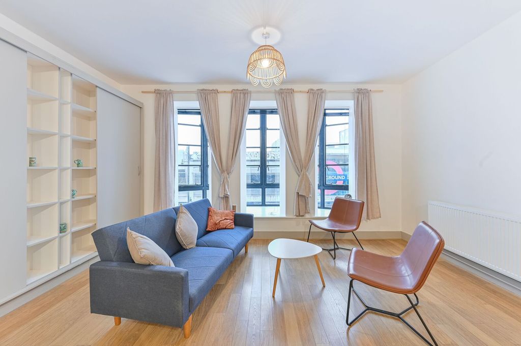 Property photo 1 of 10