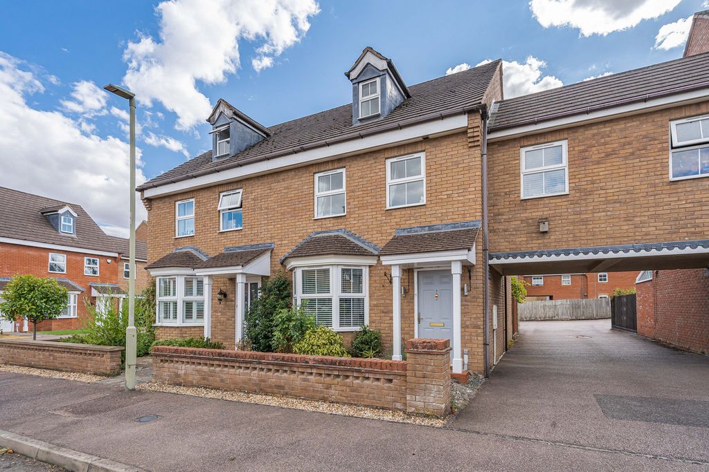 Property photo 1 of 37