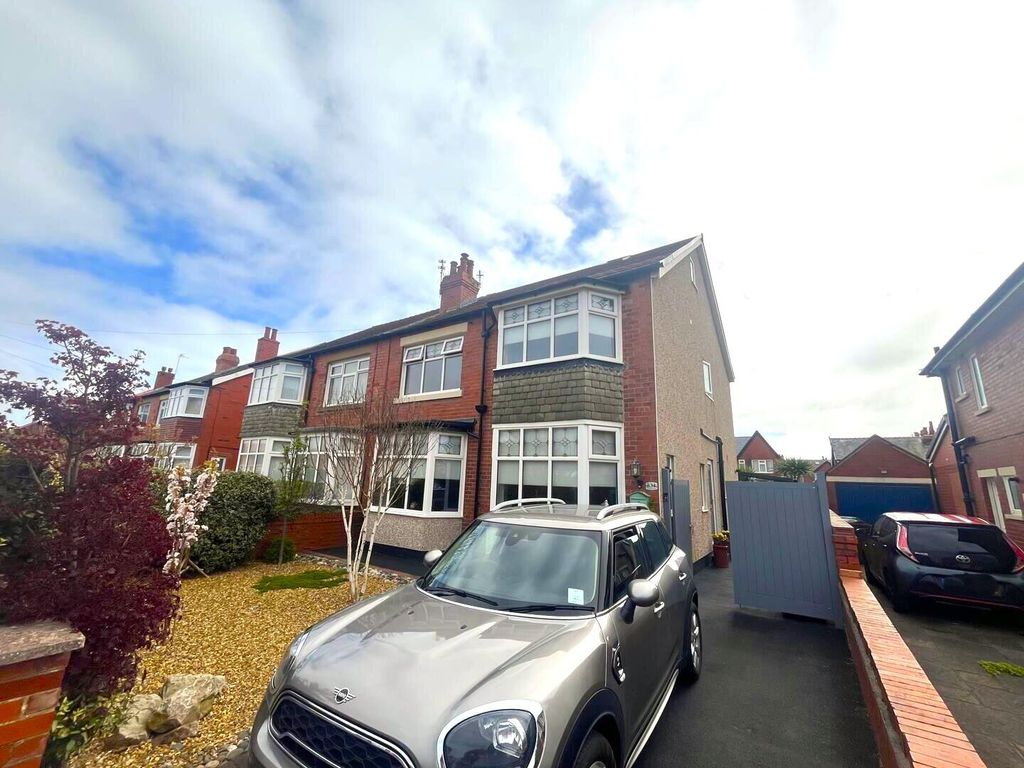Property photo 1 of 33