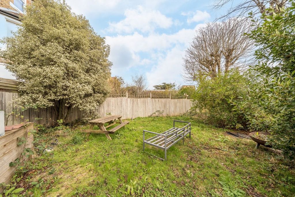 Property photo 3 of 7