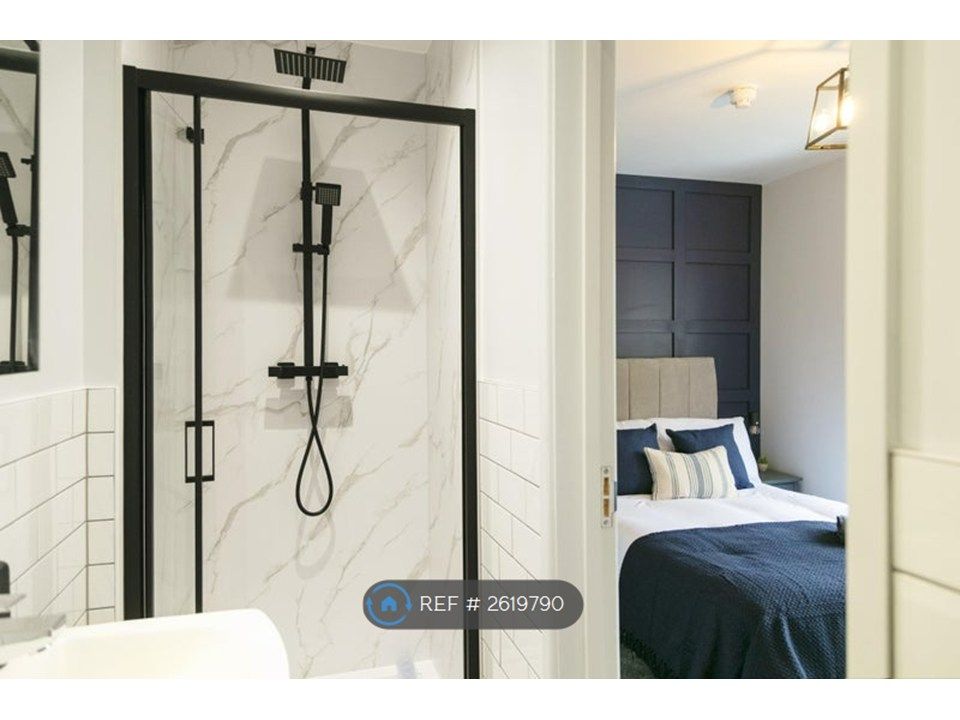Property photo 2 of 7 En-Suite
