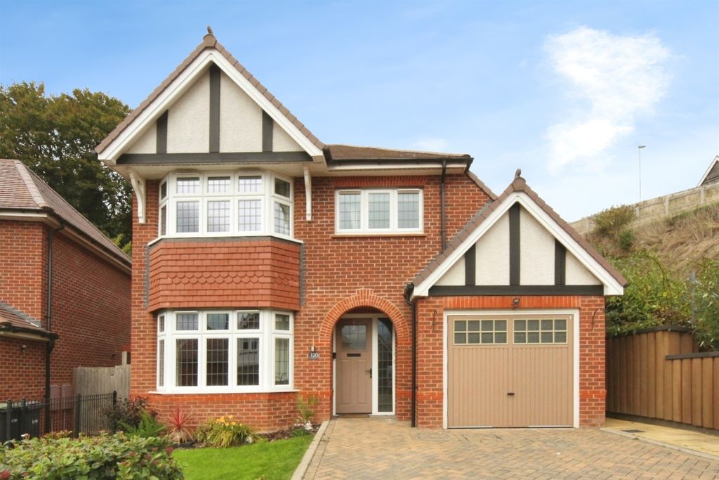 Property photo 1 of 17