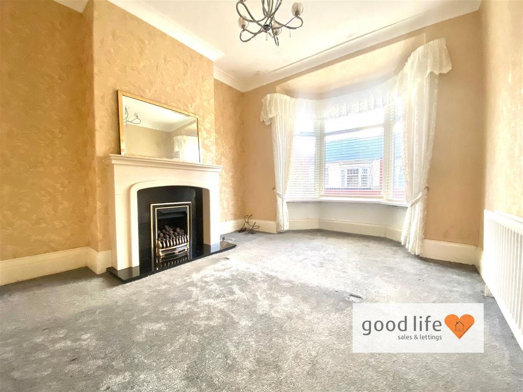 Property photo 2 of 14 20251127_144823712_Ios169Stleonard.Jpg